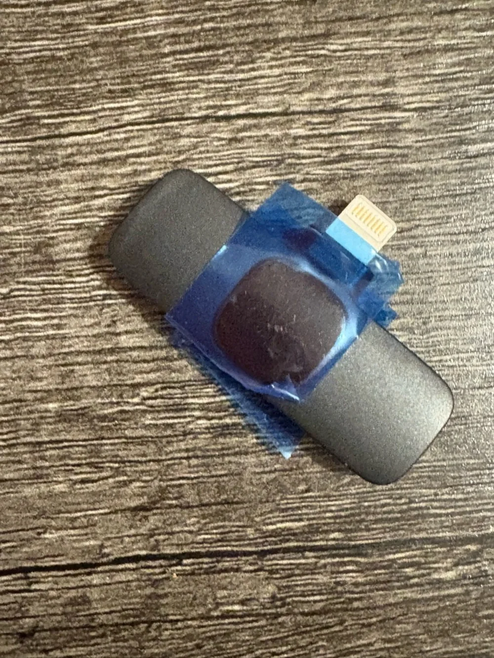 Microphones for any iPhone that doesn’t require a USB C PORT never used
